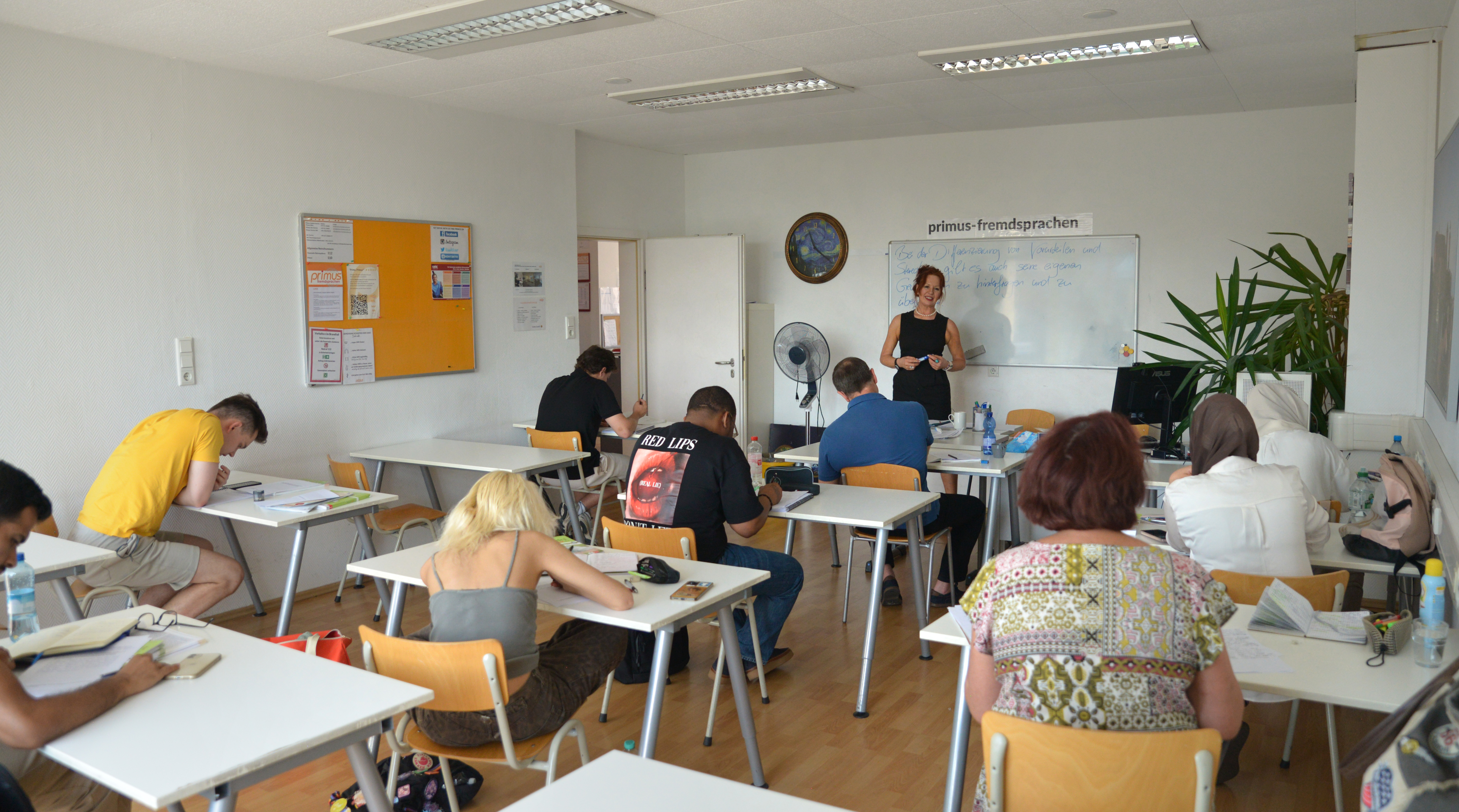 Deutsch lernen Nürnberg – internationale Studenten im Intensivkurs bei Primus